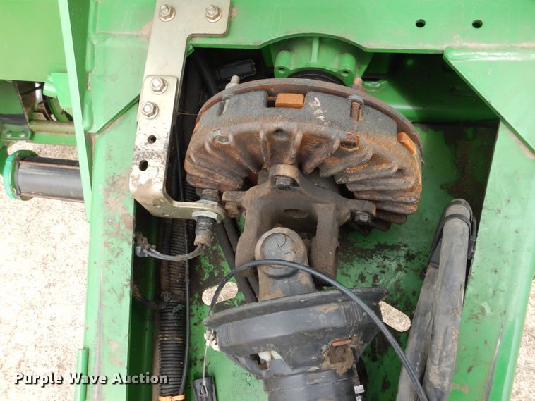 image for item DJ3018 2011 John Deere 568 round baler