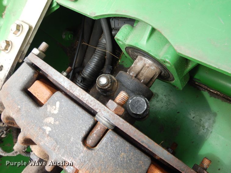 image for item DJ3018 2011 John Deere 568 round baler