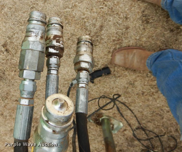 image for item DJ3019 2013 John Deere 569 Mega Wide Plus round baler