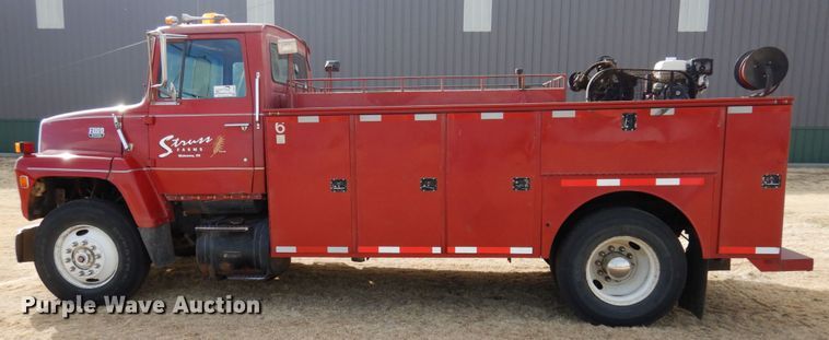 image for item DJ3023 1984 Ford 8000 service truck