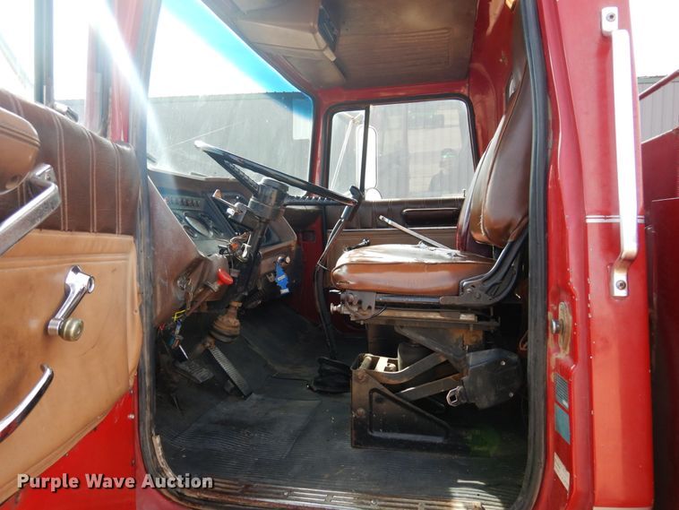 image for item DJ3023 1984 Ford 8000 service truck