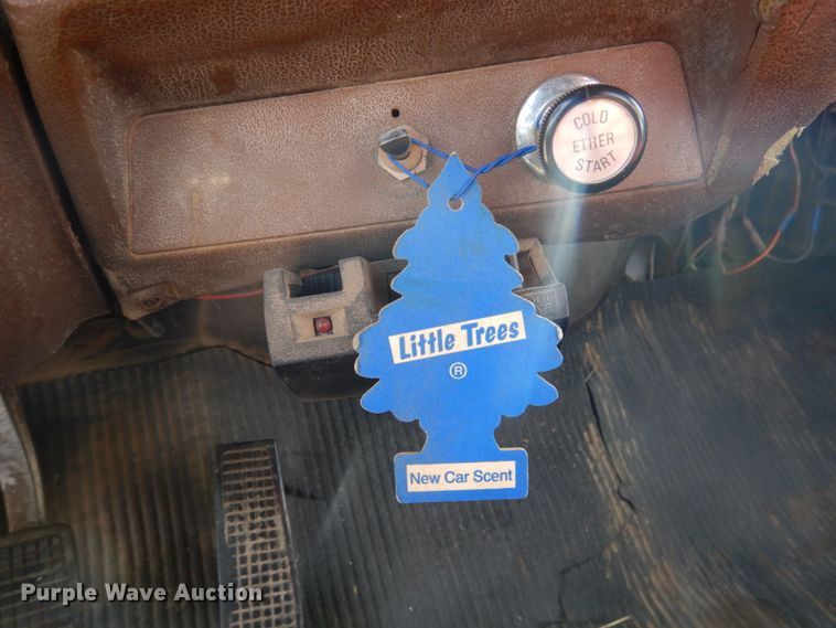 image for item DJ3023 1984 Ford 8000 service truck