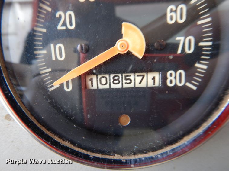 image for item DJ3025 1976 International Loadstar 1700 grain truck