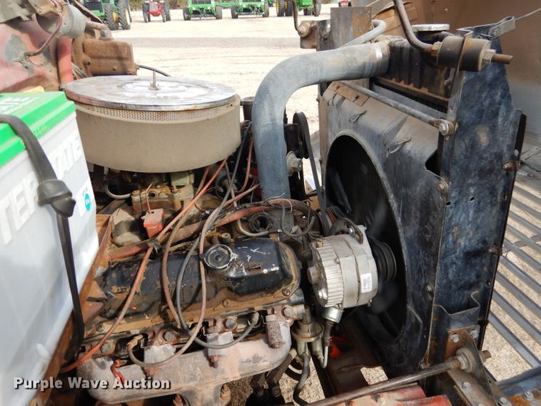 image for item DJ3025 1976 International Loadstar 1700 grain truck