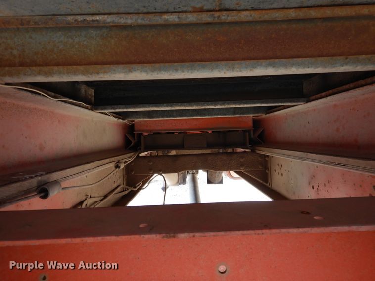 image for item DJ3025 1976 International Loadstar 1700 grain truck