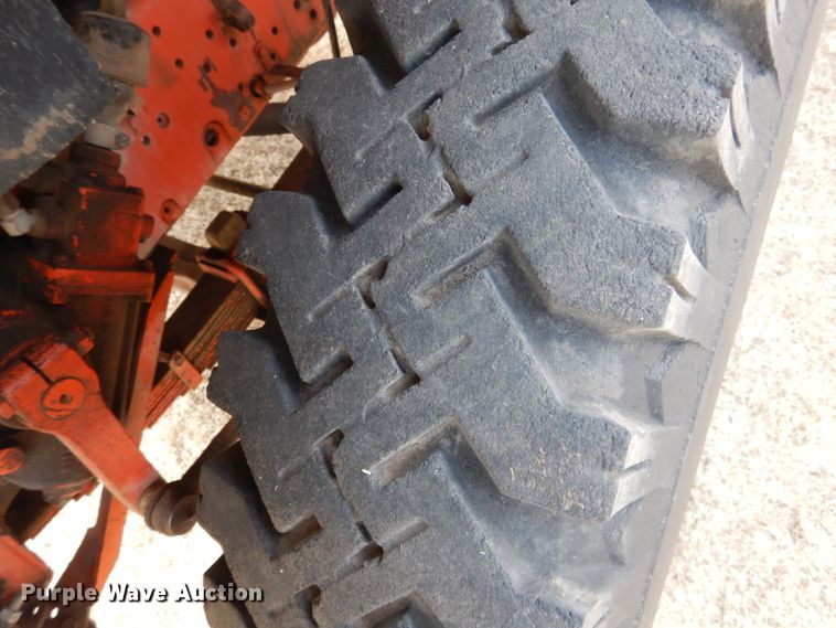 image for item DJ3025 1976 International Loadstar 1700 grain truck