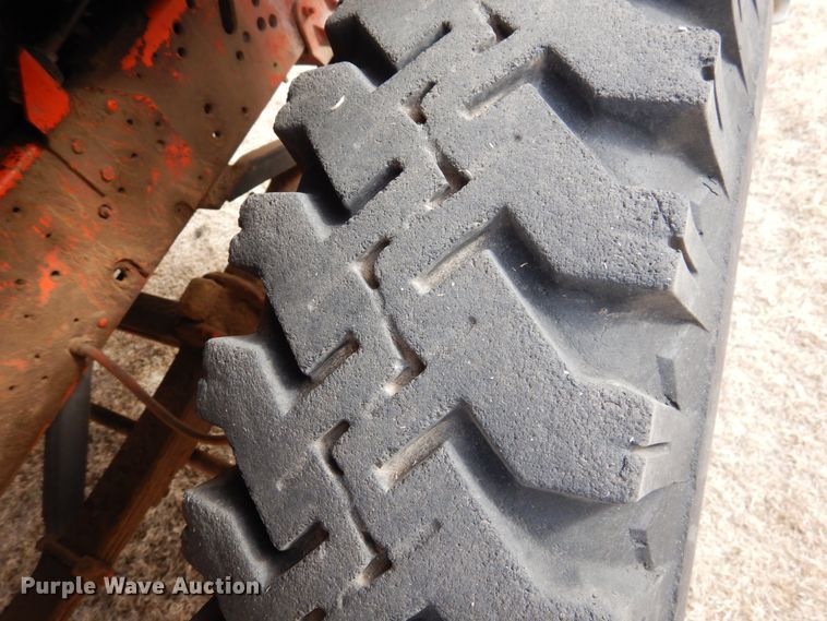 image for item DJ3025 1976 International Loadstar 1700 grain truck