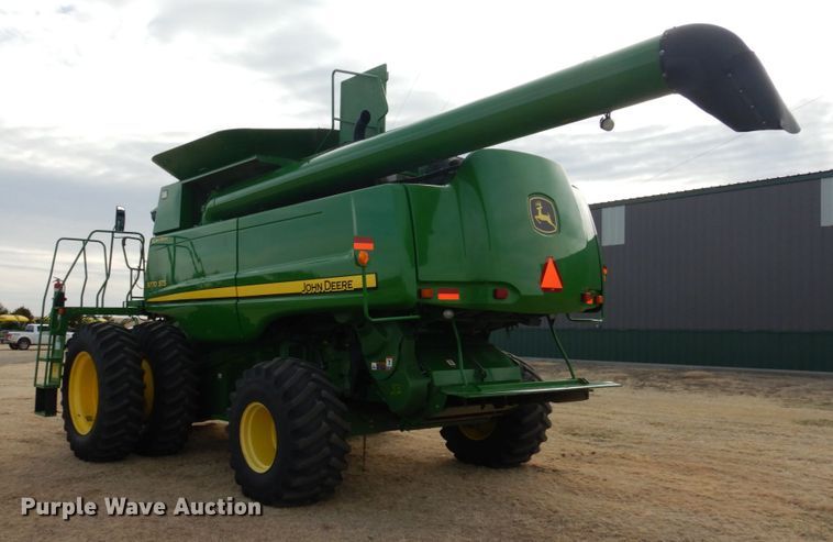 image for item DJ3026 2008 John Deere 9770 STS combine