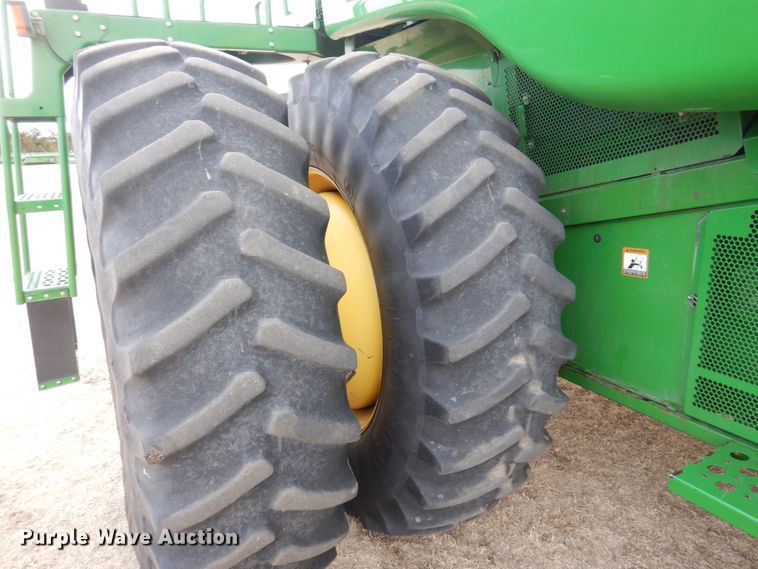image for item DJ3026 2008 John Deere 9770 STS combine