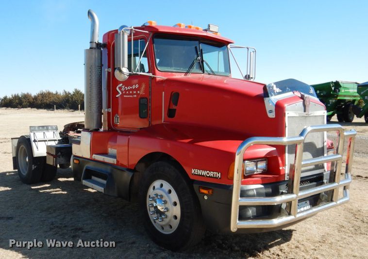 image for item DJ3028 1986 Kenworth T600A semi truck