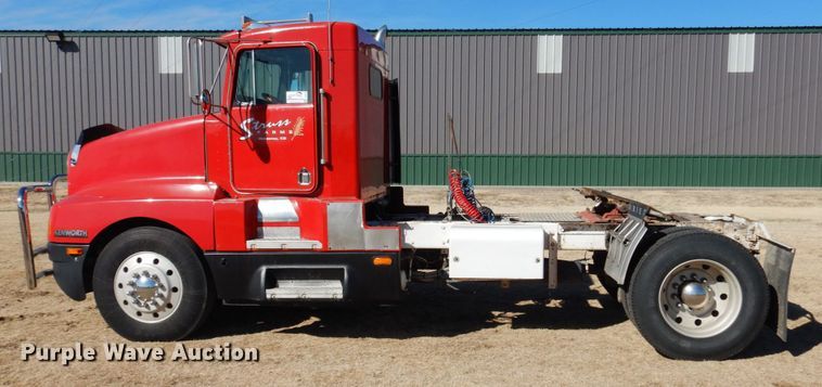 image for item DJ3028 1986 Kenworth T600A semi truck