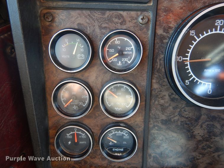 image for item DJ3028 1986 Kenworth T600A semi truck