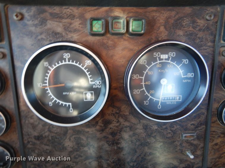 image for item DJ3028 1986 Kenworth T600A semi truck