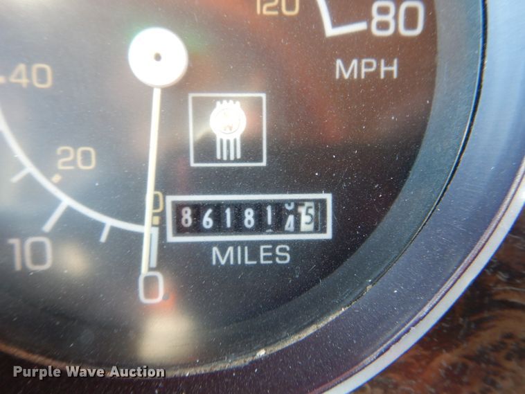 image for item DJ3028 1986 Kenworth T600A semi truck