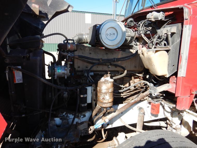 image for item DJ3028 1986 Kenworth T600A semi truck