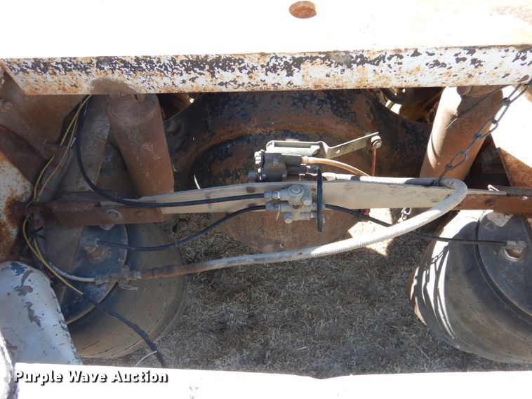 image for item DJ3028 1986 Kenworth T600A semi truck