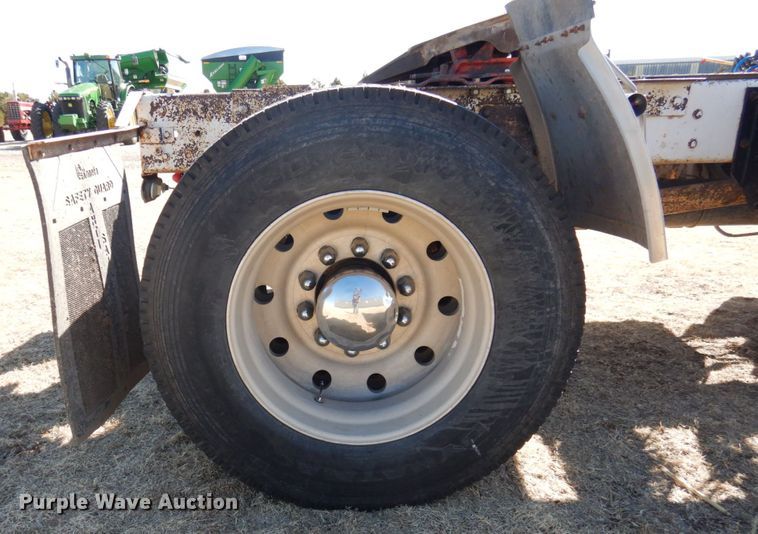 image for item DJ3028 1986 Kenworth T600A semi truck