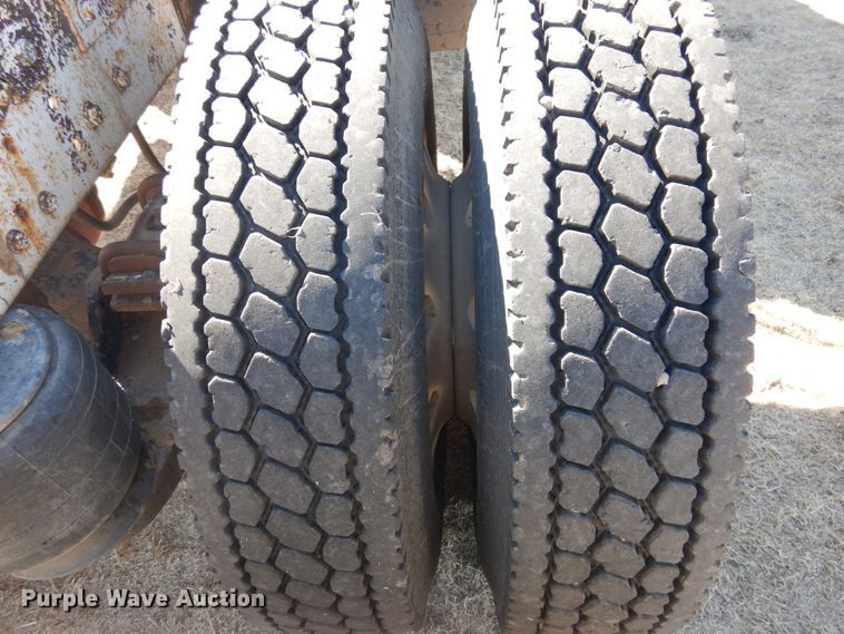 image for item DJ3028 1986 Kenworth T600A semi truck