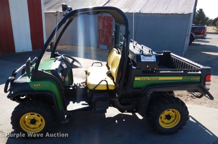 image for item DJ3030 2011 John Deere Gator 825i utility vehicle