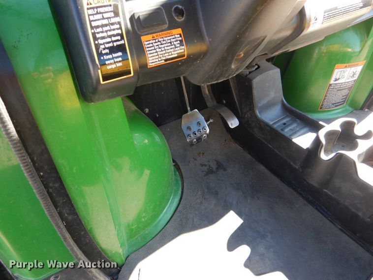 image for item DJ3030 2011 John Deere Gator 825i utility vehicle