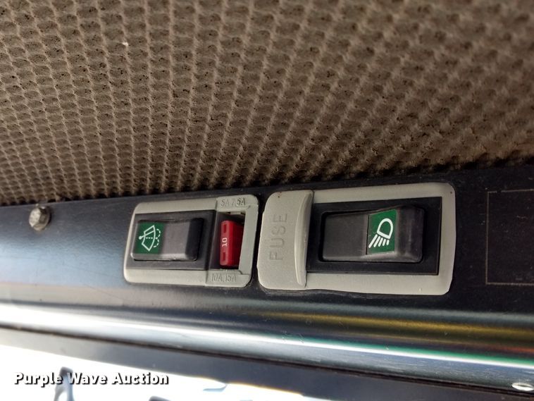 image for item DJ3030 2011 John Deere Gator 825i utility vehicle