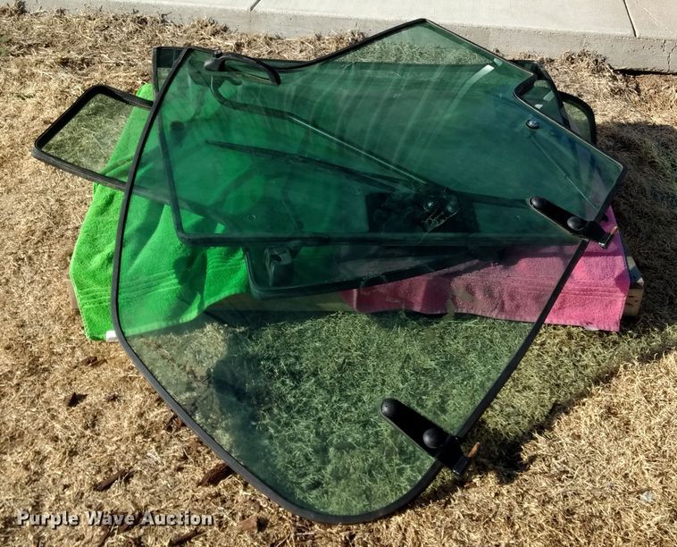 image for item DJ3030 2011 John Deere Gator 825i utility vehicle