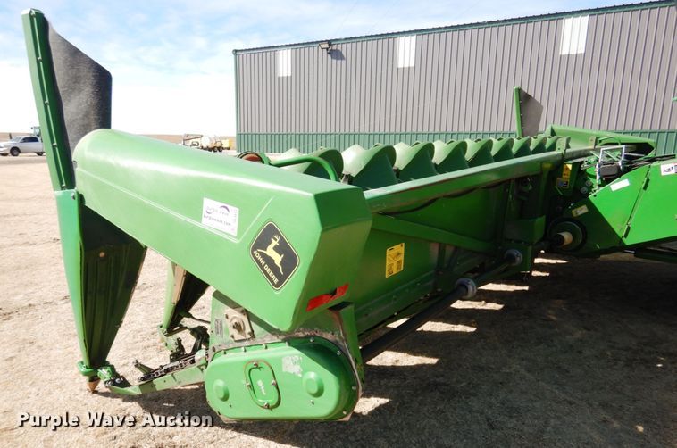 image for item DJ3033 John Deere 1293 corn head