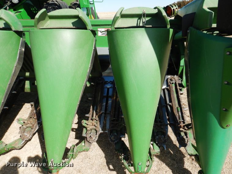 image for item DJ3033 John Deere 1293 corn head