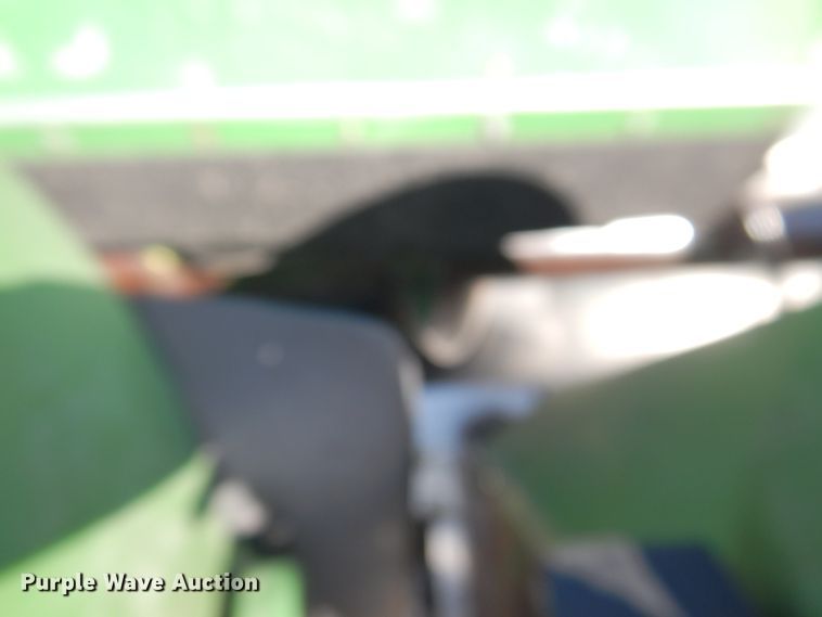 image for item DJ3033 John Deere 1293 corn head