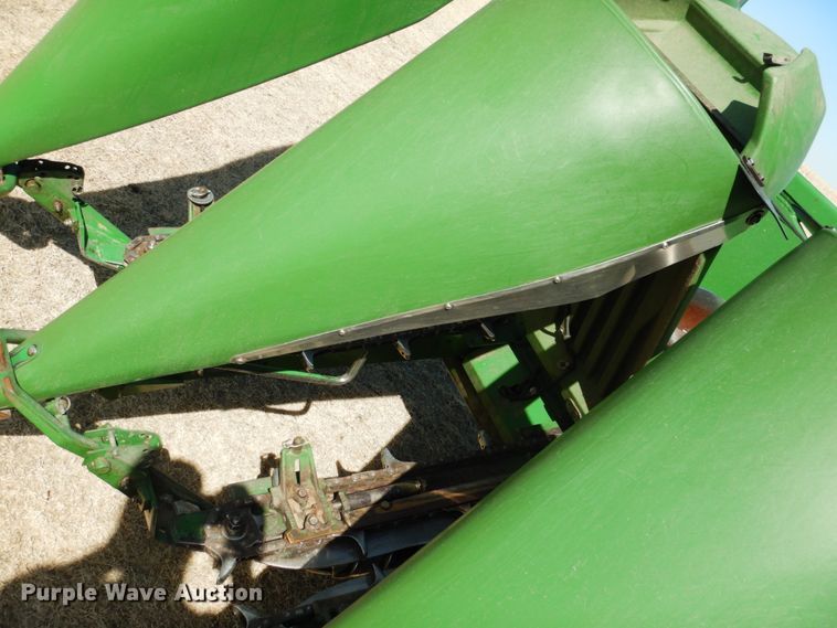 image for item DJ3033 John Deere 1293 corn head