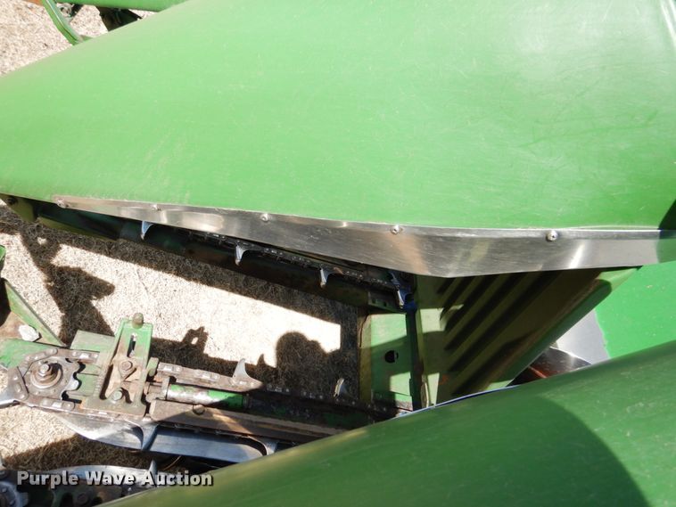 image for item DJ3033 John Deere 1293 corn head