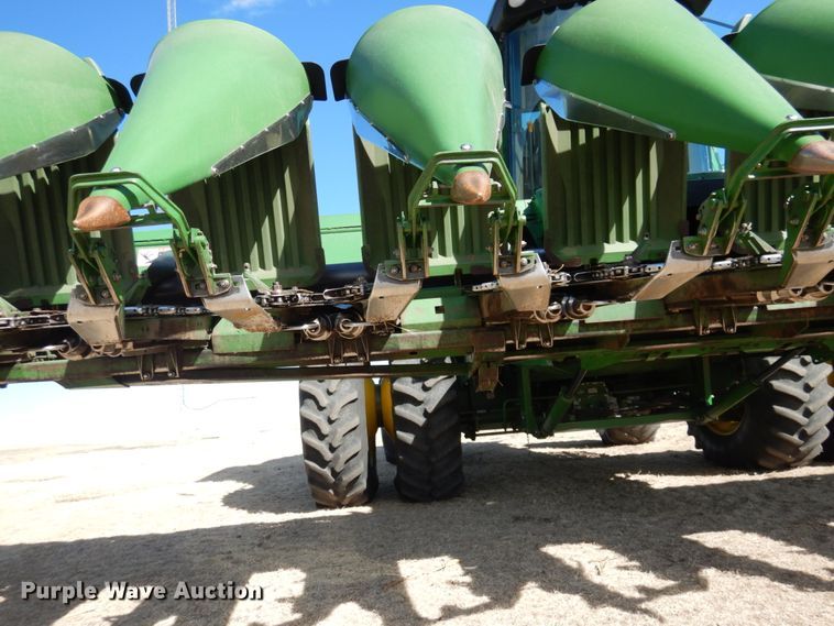 image for item DJ3033 John Deere 1293 corn head