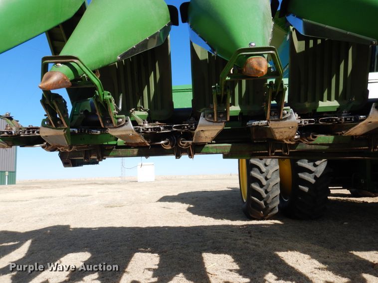 image for item DJ3033 John Deere 1293 corn head