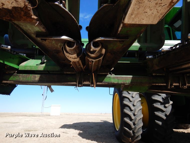 image for item DJ3033 John Deere 1293 corn head