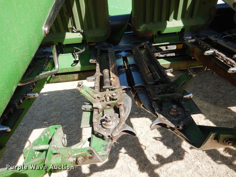 image for item DJ3033 John Deere 1293 corn head