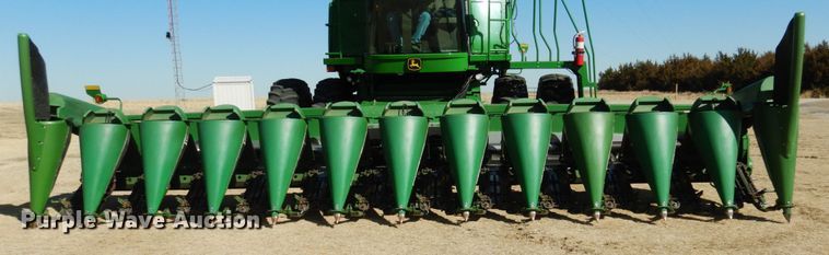 image for item DJ3036 John Deere 1293 corn head
