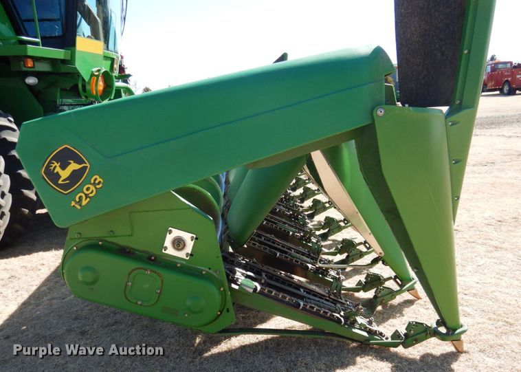 image for item DJ3036 John Deere 1293 corn head