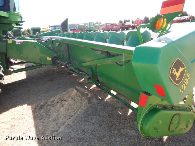 image for item DJ3036 John Deere 1293 corn head
