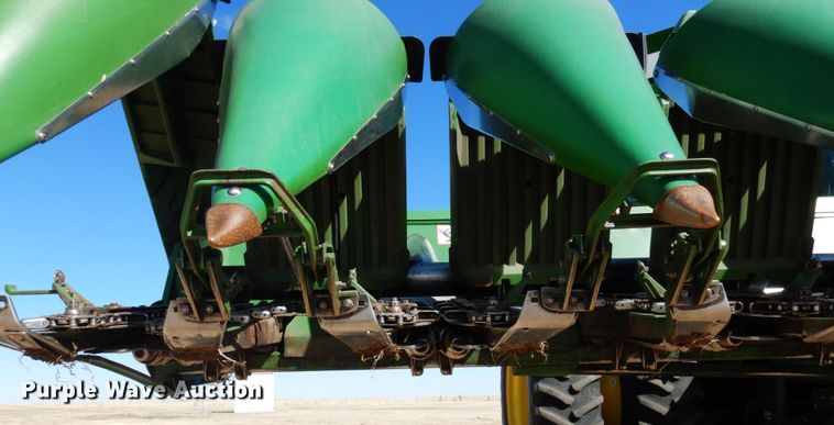 image for item DJ3036 John Deere 1293 corn head