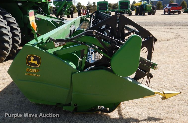 image for item DJ3037 John Deere 635 Hydraflex flex head
