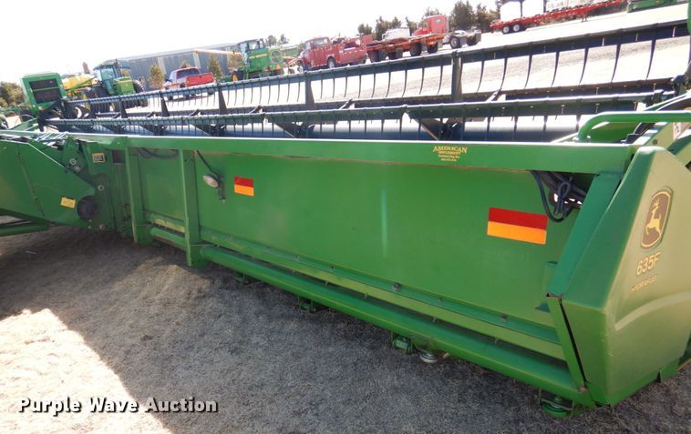 image for item DJ3037 John Deere 635 Hydraflex flex head
