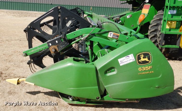 image for item DJ3037 John Deere 635 Hydraflex flex head