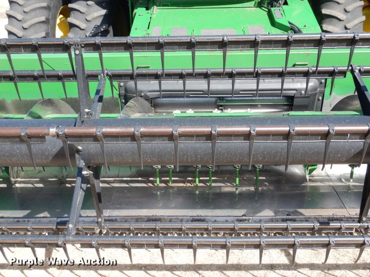 image for item DJ3037 John Deere 635 Hydraflex flex head