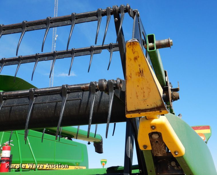 image for item DJ3037 John Deere 635 Hydraflex flex head