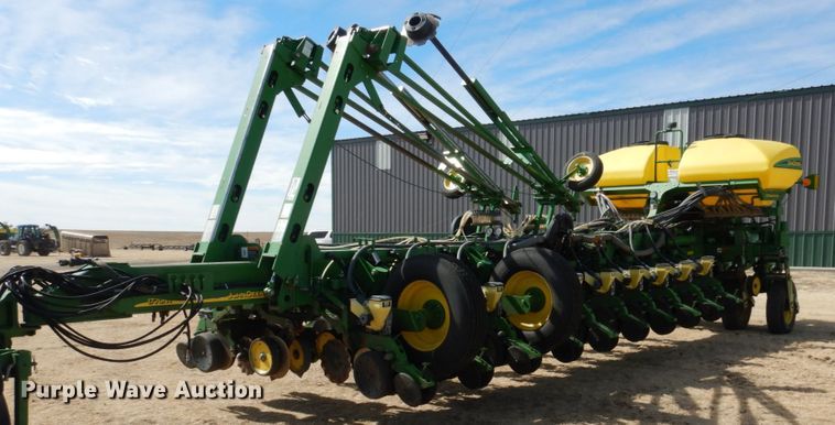 image for item DJ3040 2005 John Deere 1770NT CCS no-till planter