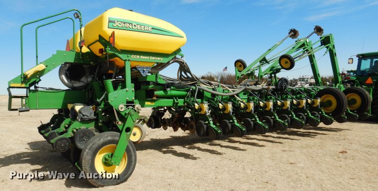 image for item DJ3040 2005 John Deere 1770NT CCS no-till planter