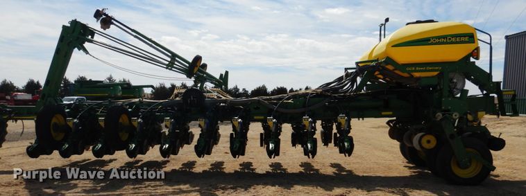 image for item DJ3040 2005 John Deere 1770NT CCS no-till planter