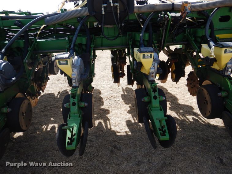 image for item DJ3040 2005 John Deere 1770NT CCS no-till planter