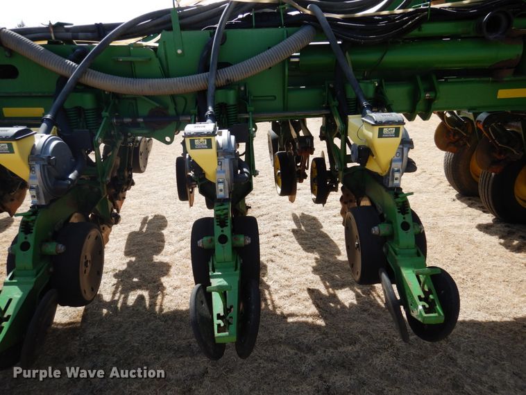 image for item DJ3040 2005 John Deere 1770NT CCS no-till planter