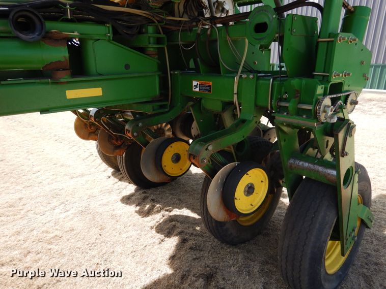 image for item DJ3040 2005 John Deere 1770NT CCS no-till planter